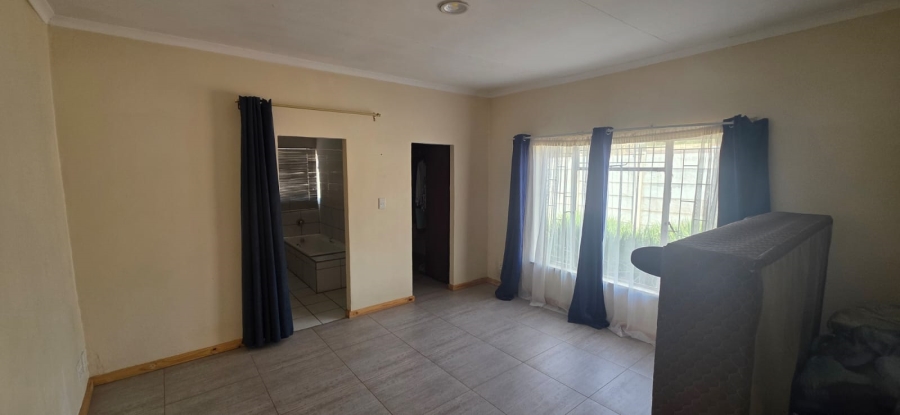 4 Bedroom Property for Sale in Oudorp North West